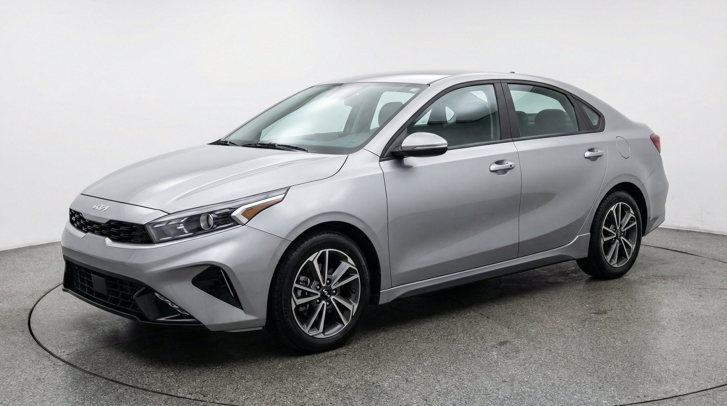 Thumbnail: 2024 Kia Forte - 3