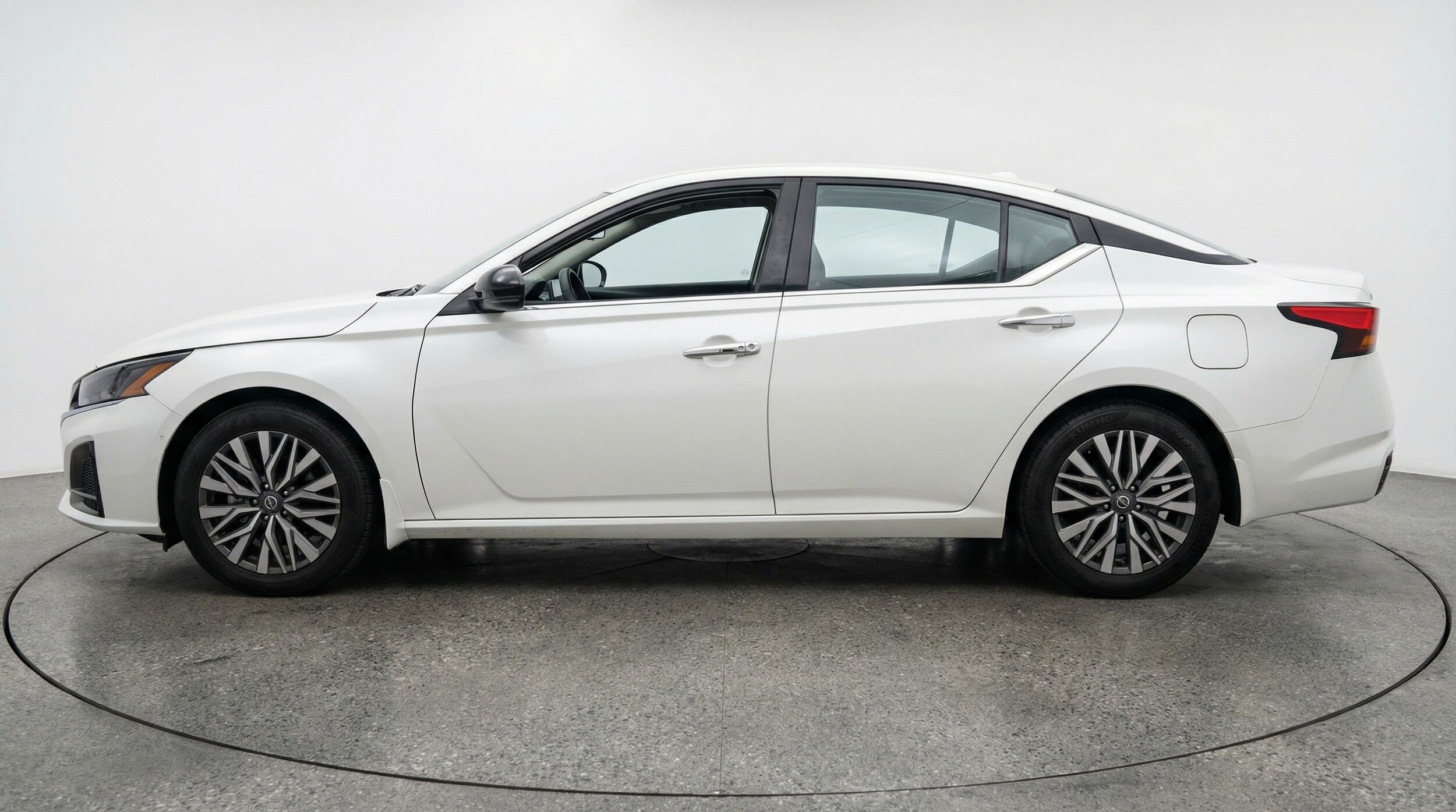 Thumbnail: 2025 Nissan Altima - 4