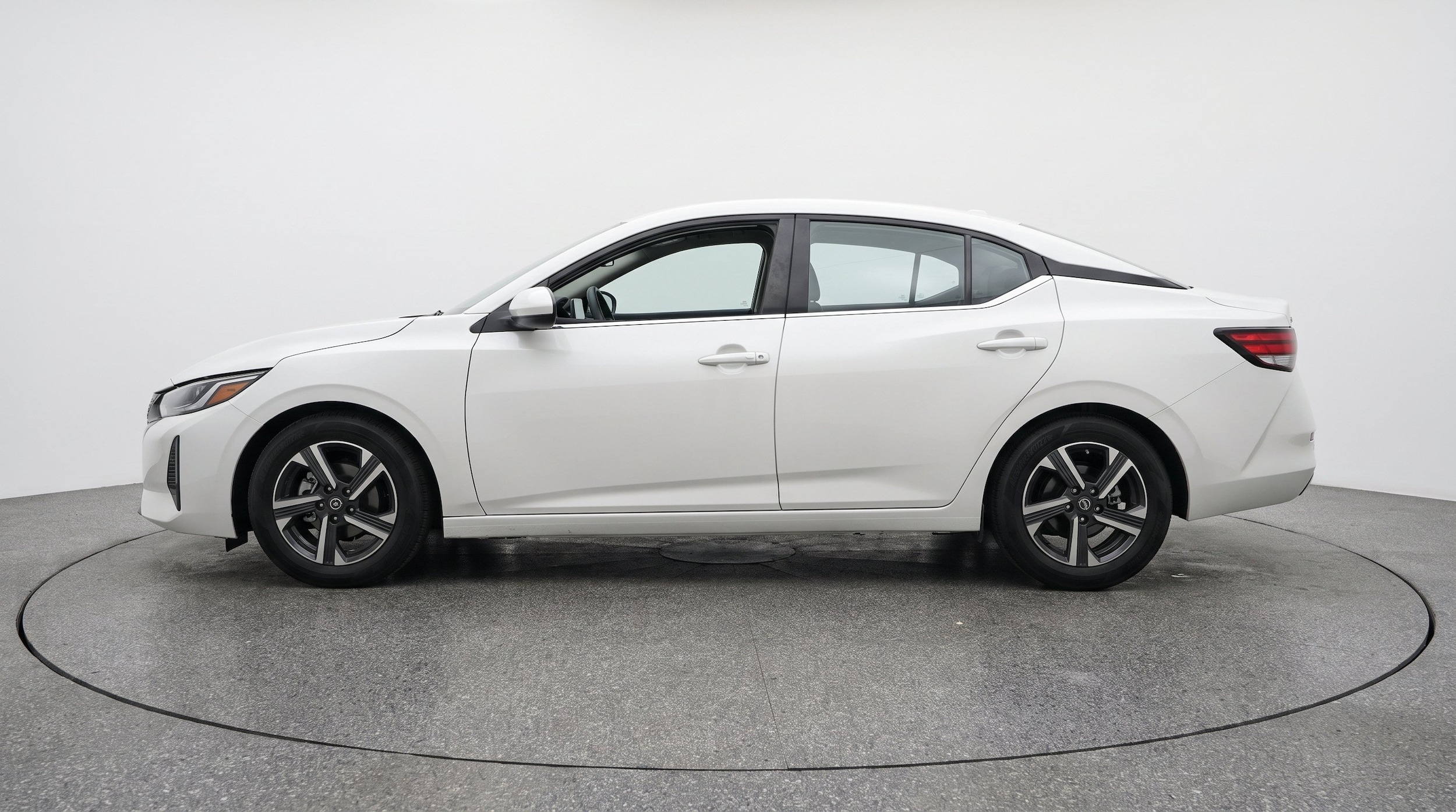 Thumbnail: 2025 Nissan Sentra - 5
