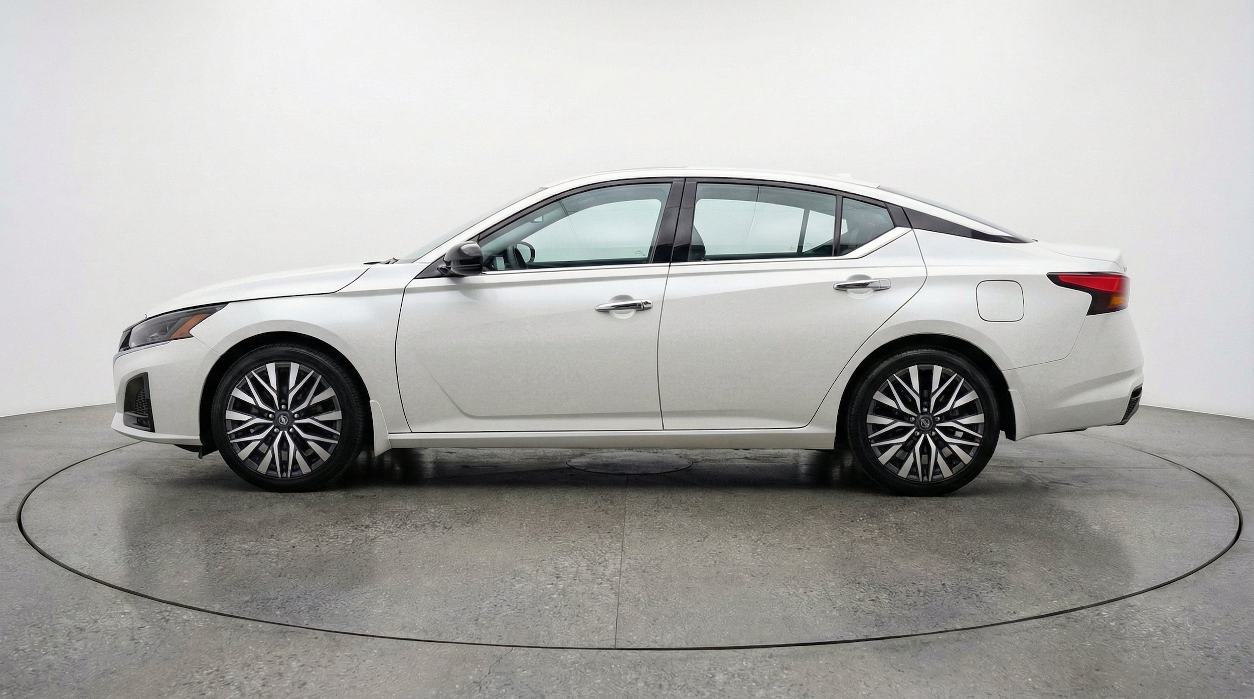 Thumbnail: 2025 Nissan Altima - 5