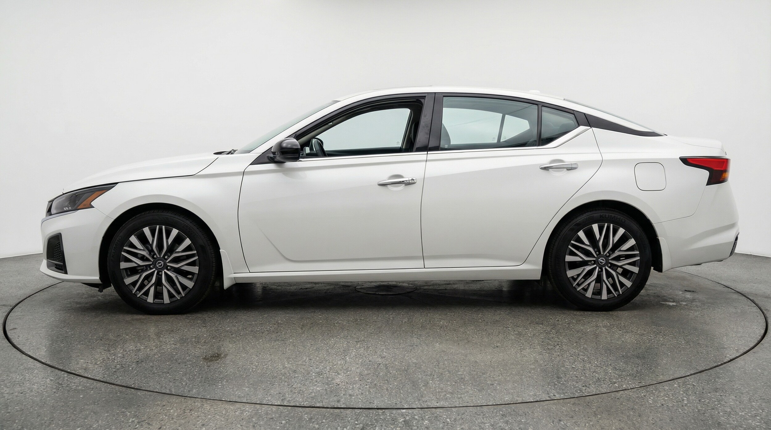 Thumbnail: 2025 Nissan Altima - 4