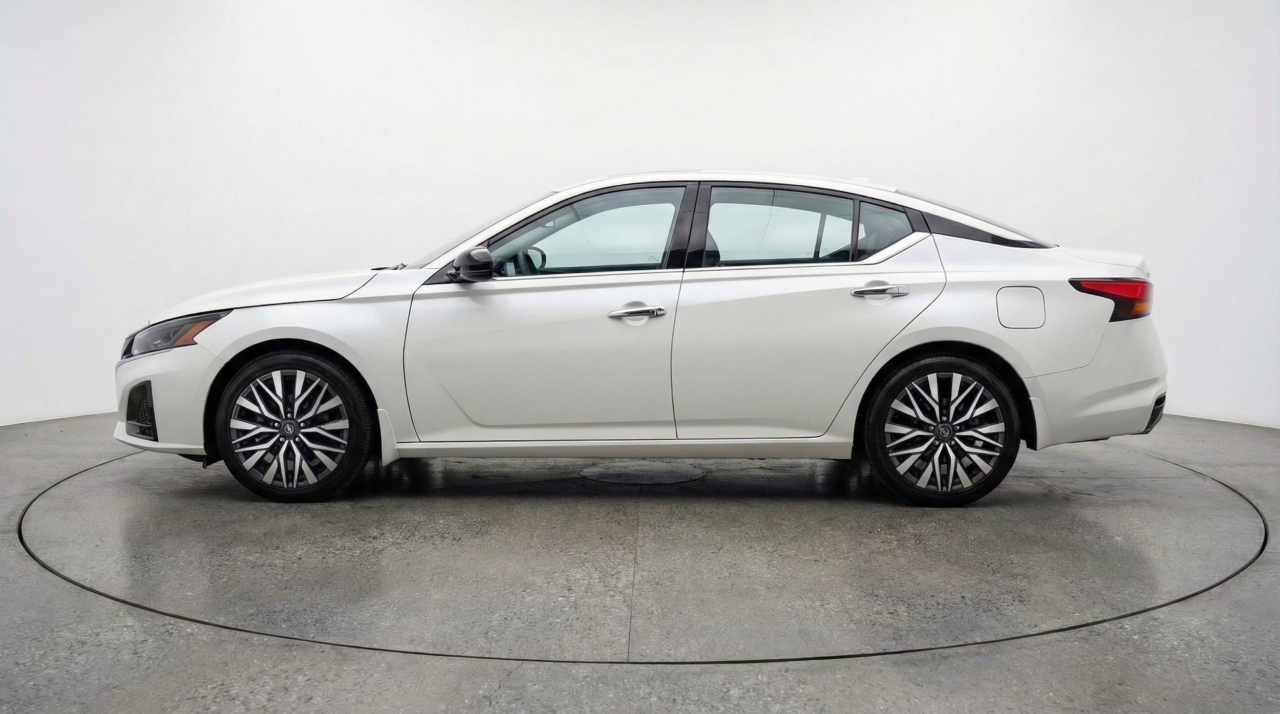 Thumbnail: 2025 Nissan Altima - 5