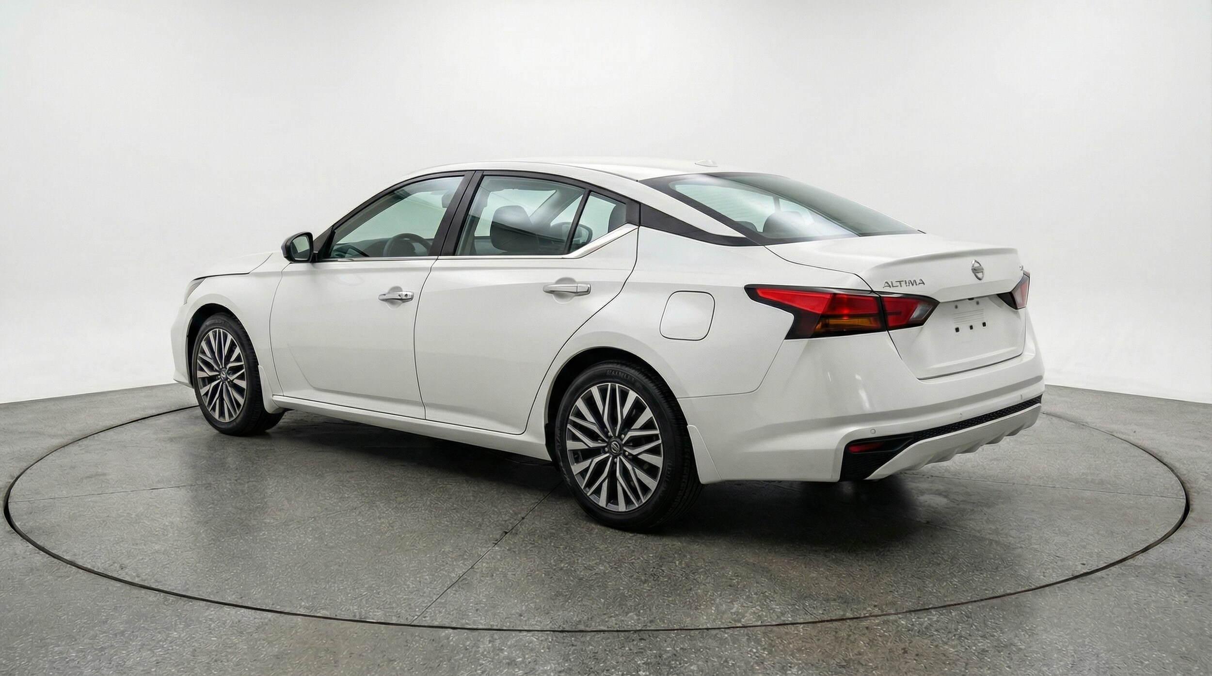 Thumbnail: 2025 Nissan Altima - 5