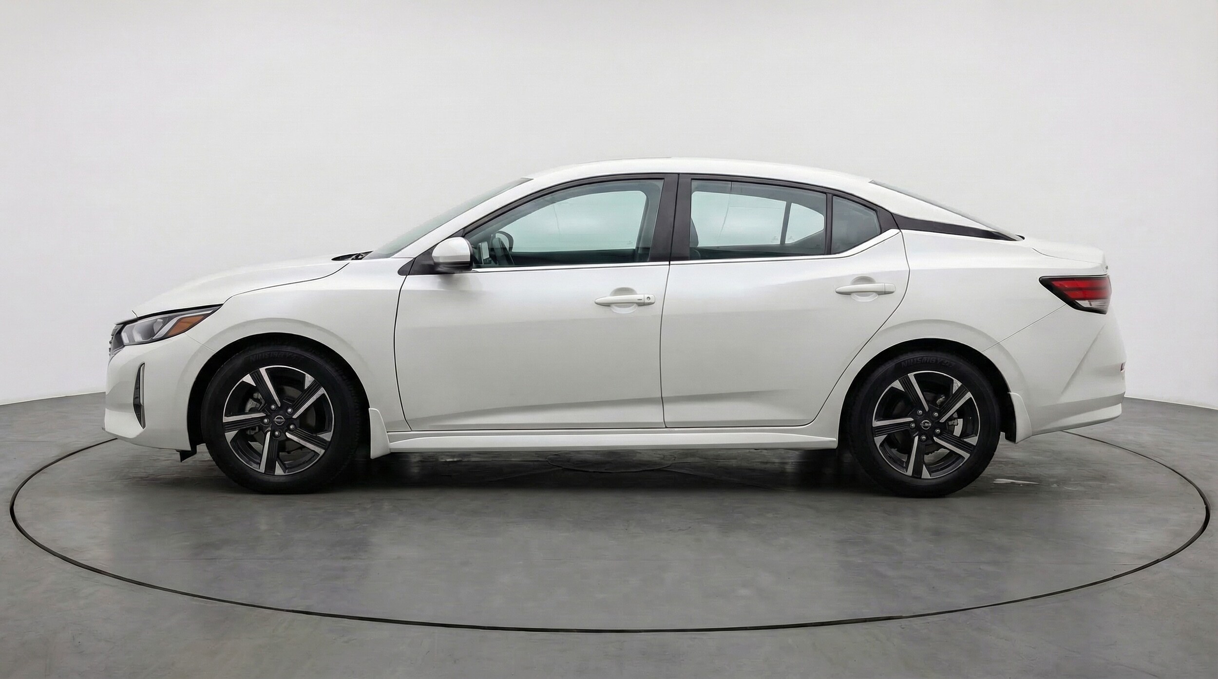 Thumbnail: 2025 Nissan Sentra - 4