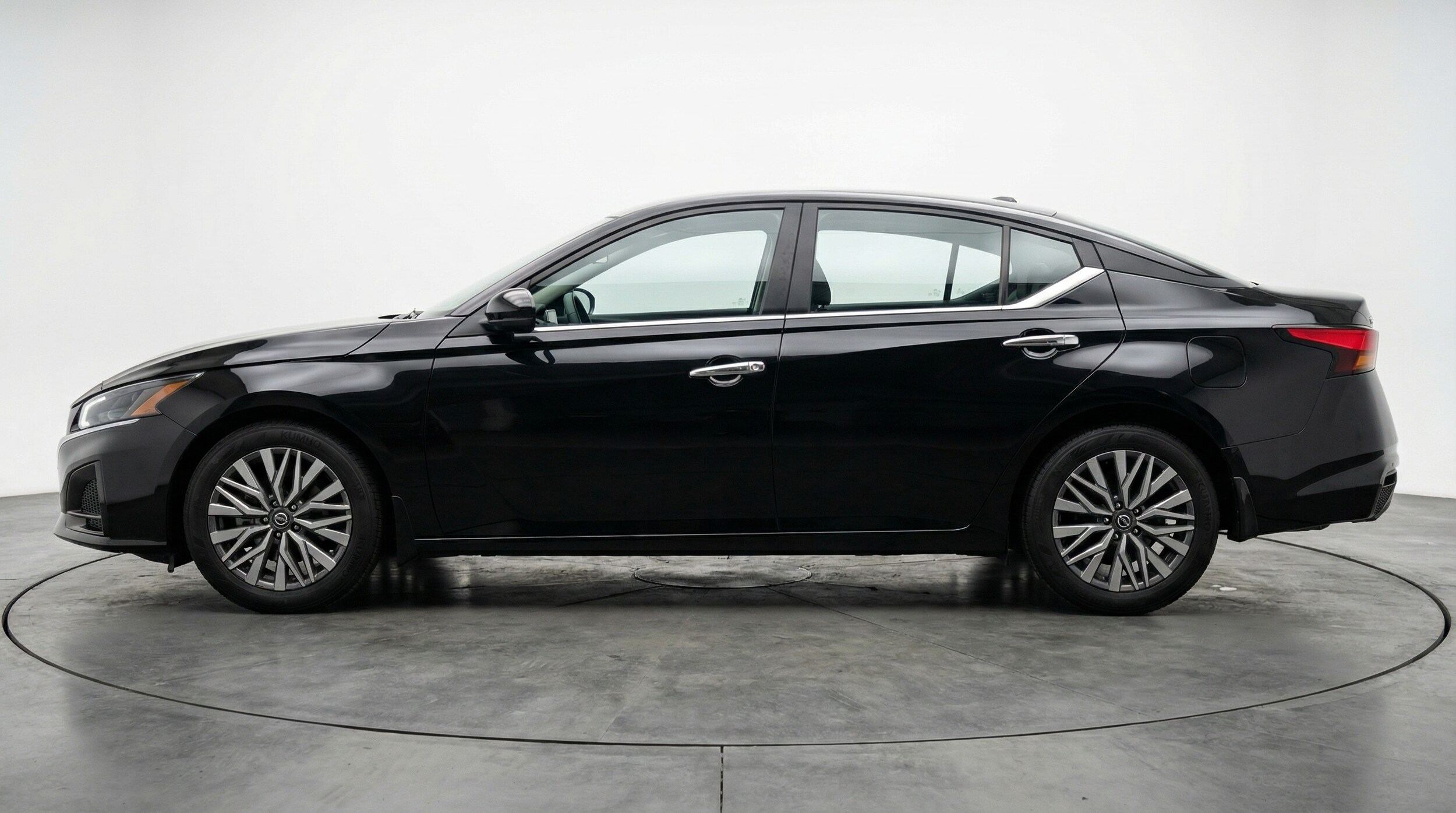 Thumbnail: 2025 Nissan Altima - 4