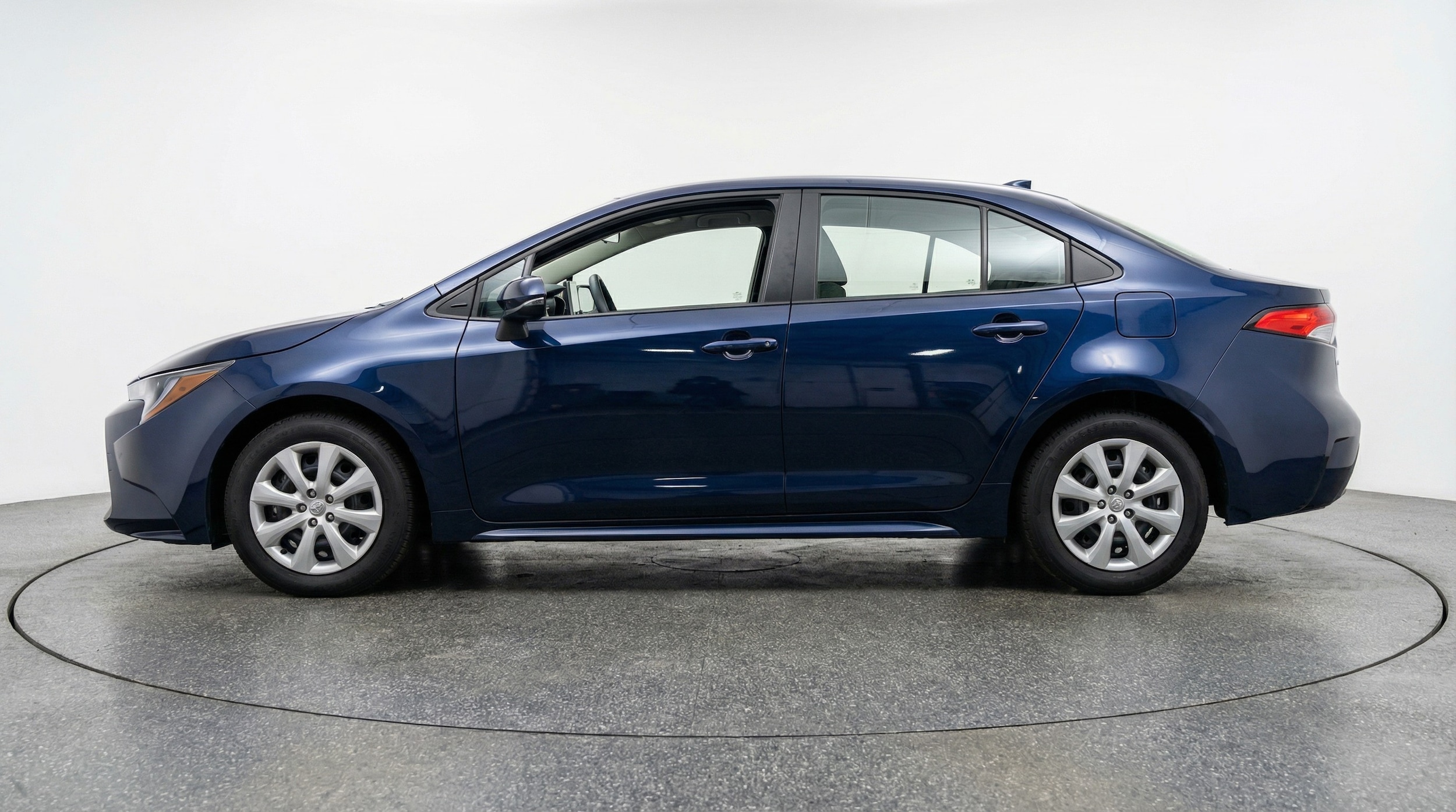 Thumbnail: 2025 Toyota Corolla - 4