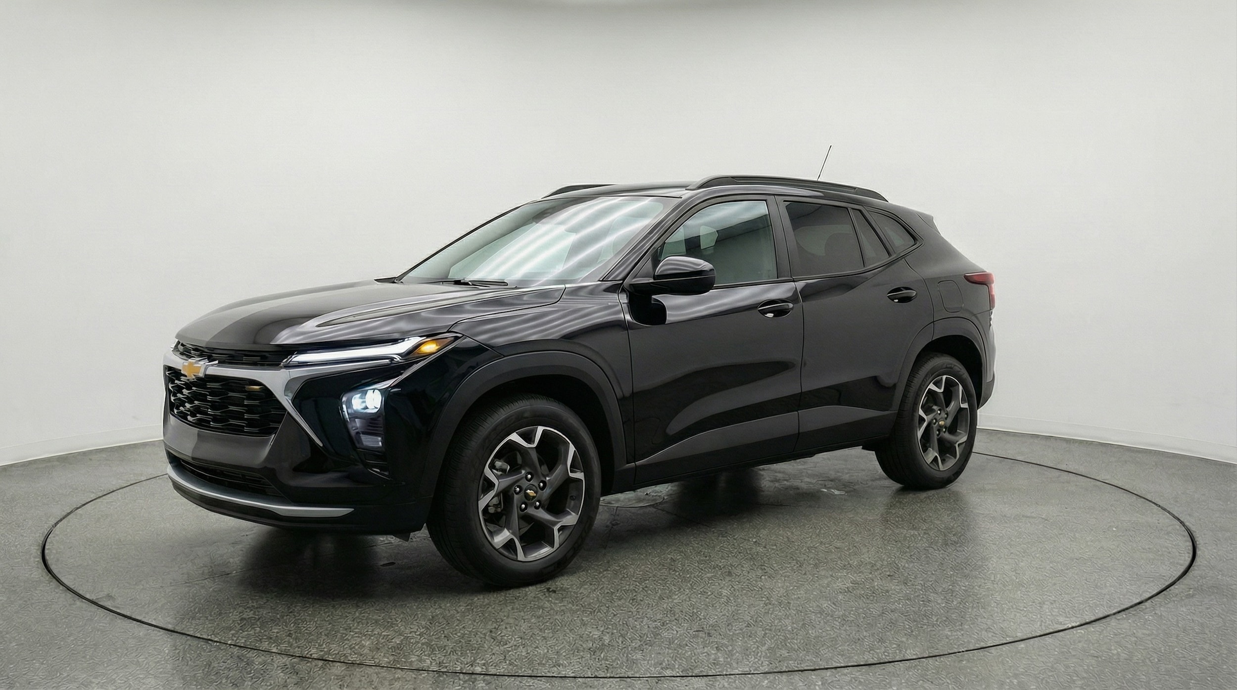 Thumbnail: 2025 Chevrolet Trax - 3