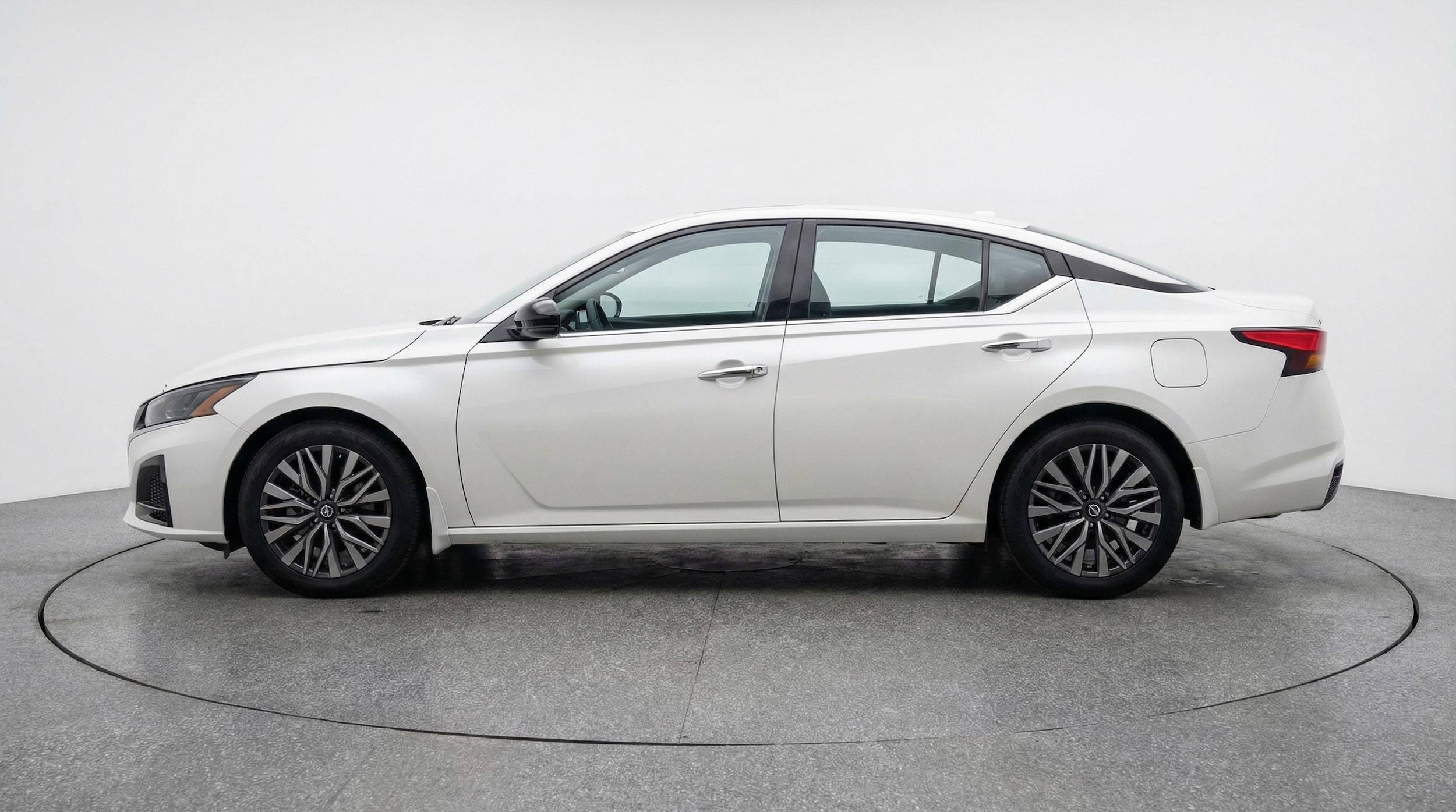 Thumbnail: 2025 Nissan Altima - 4