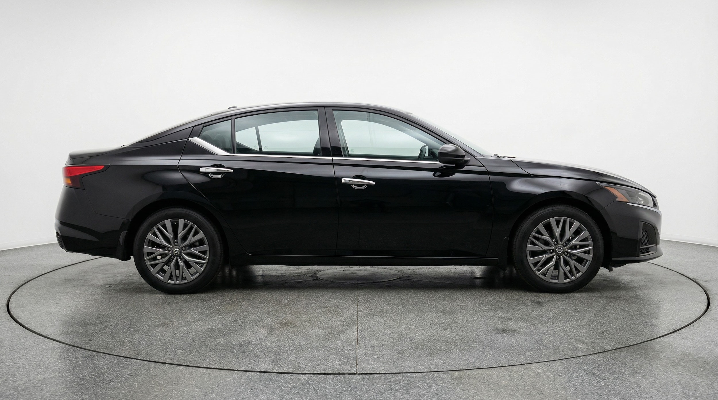 Thumbnail: 2025 Nissan Altima - 8