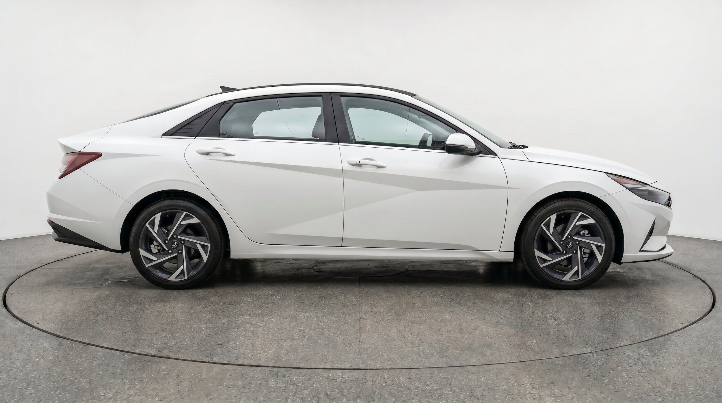 Thumbnail: 2025 Hyundai Elantra - 10