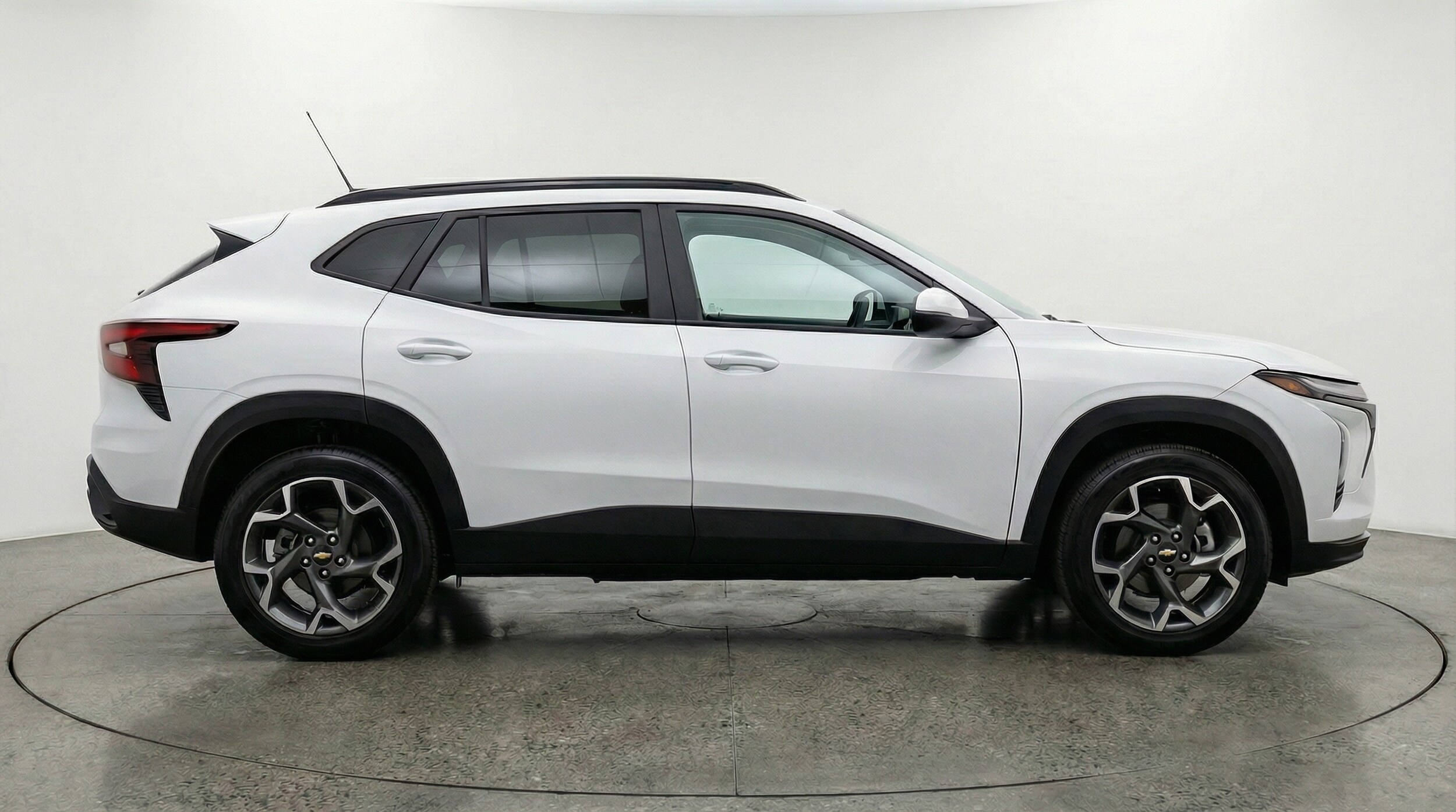 Thumbnail: 2025 Chevrolet Trax - 8