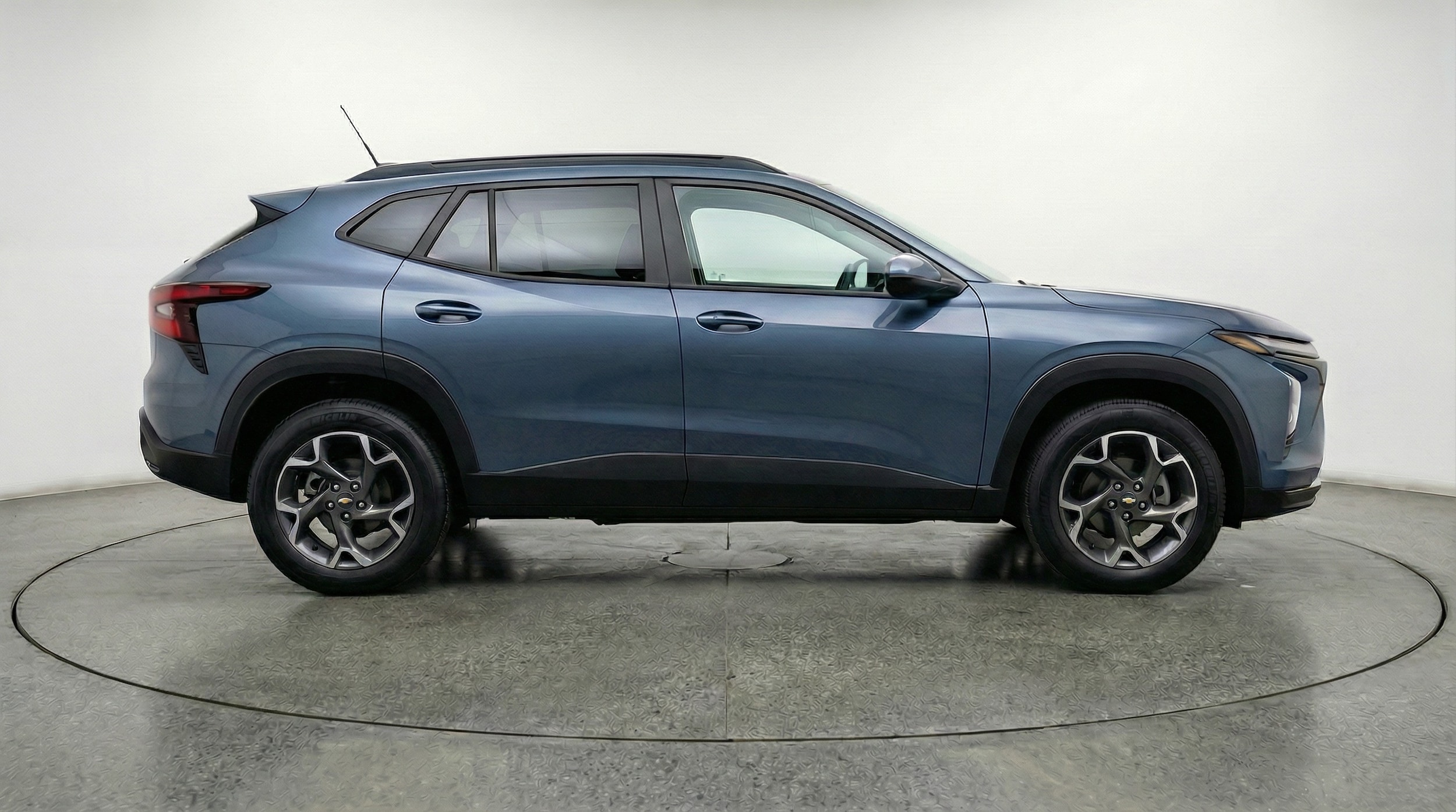 Thumbnail: 2025 Chevrolet Trax - 8