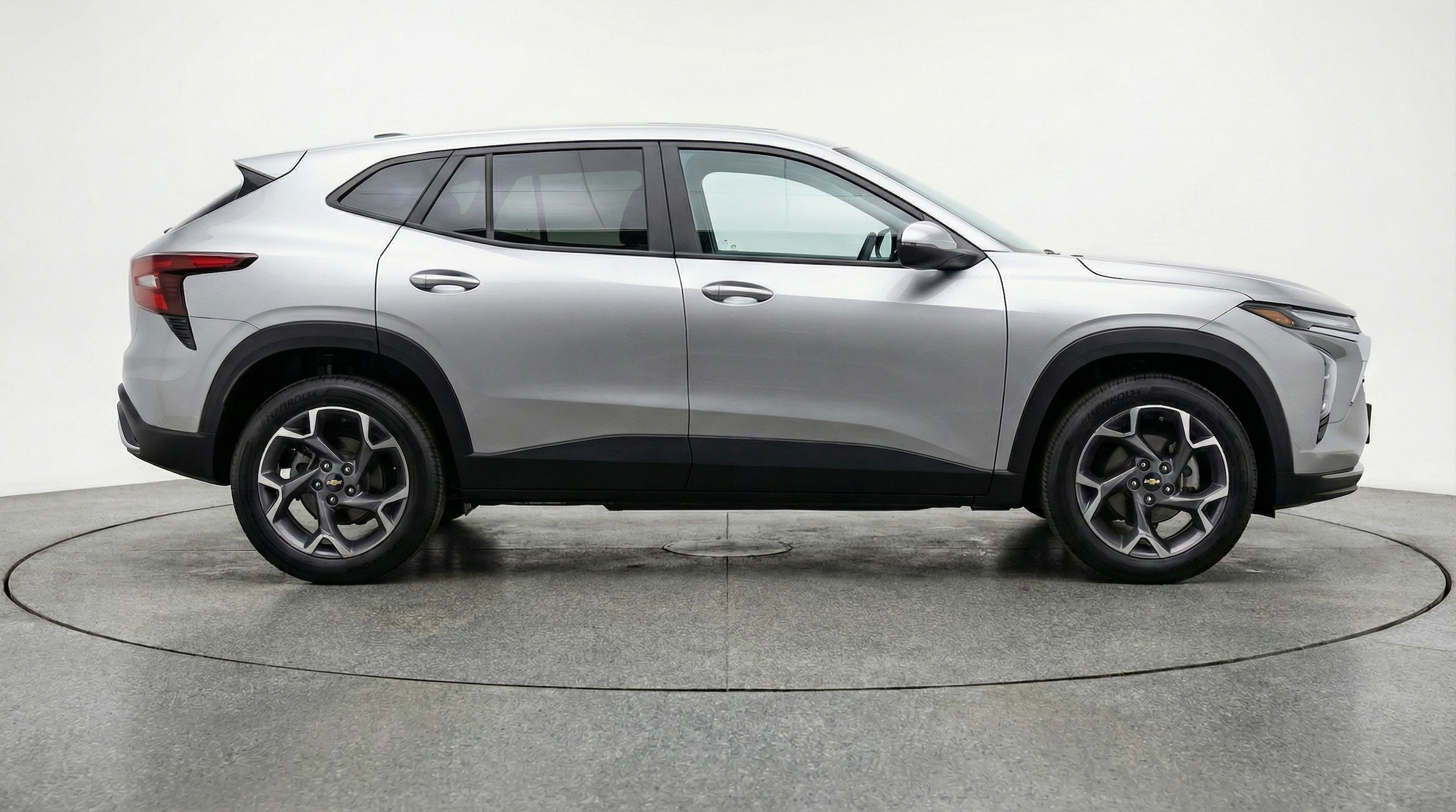 Thumbnail: 2025 Chevrolet Trax - 8