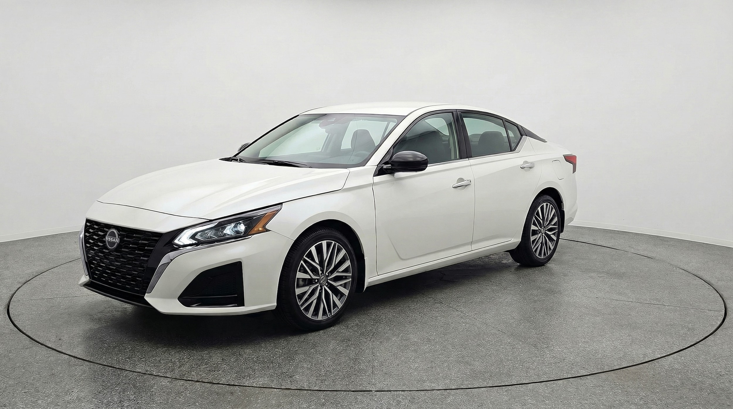Thumbnail: 2025 Nissan Altima - 3