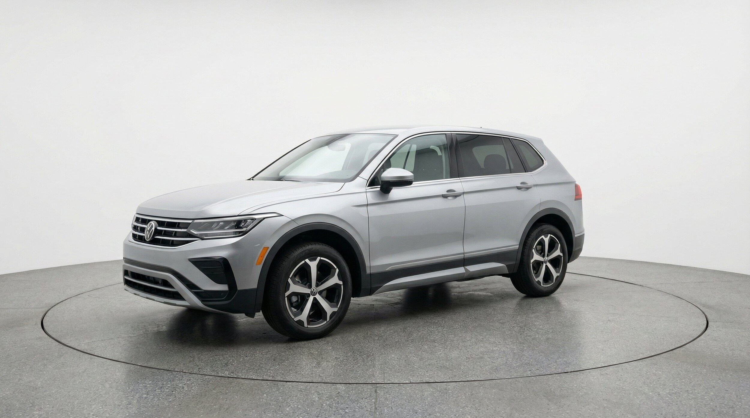 Thumbnail: 2026 Volkswagen Tiguan - 3