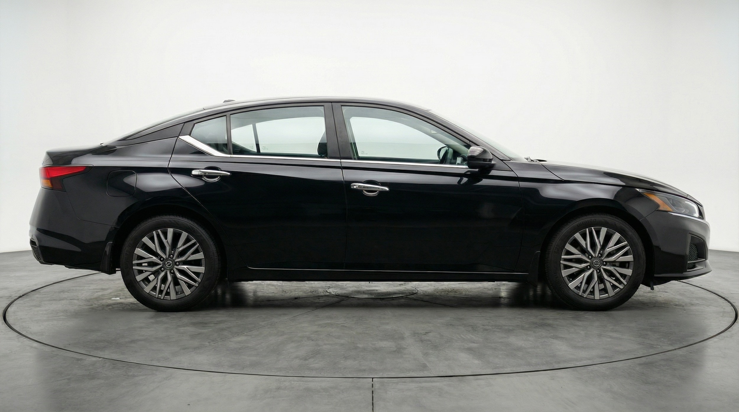 Thumbnail: 2025 Nissan Altima - 8