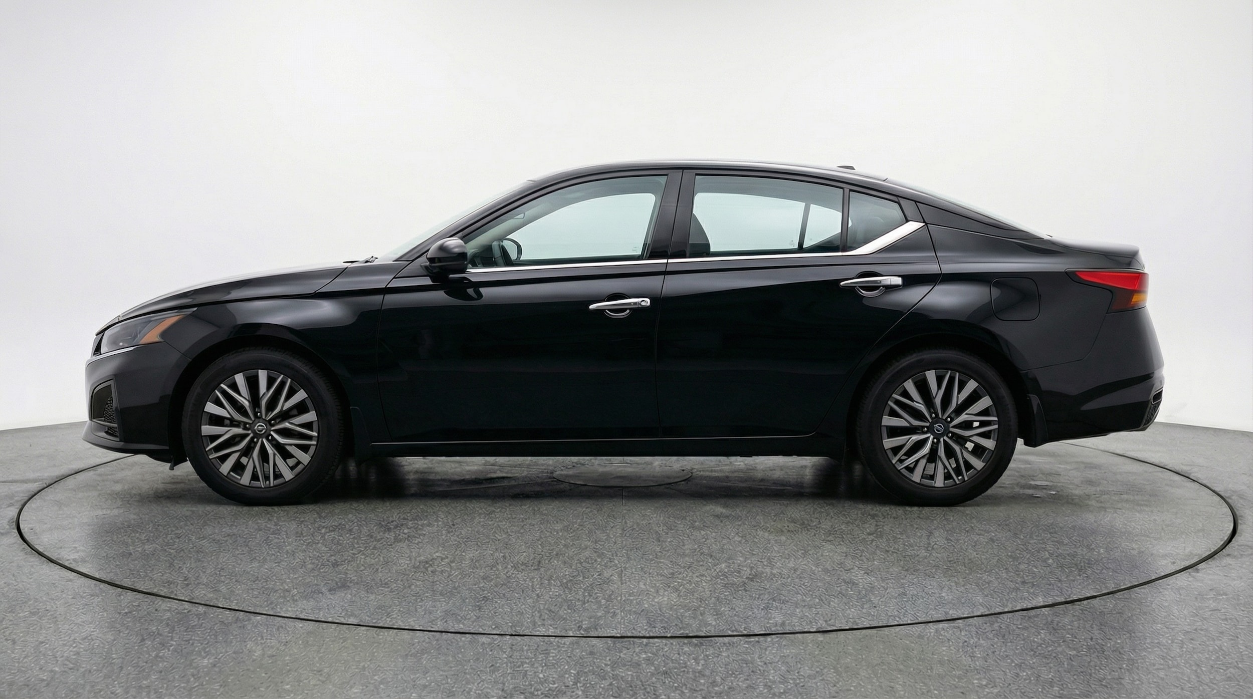 Thumbnail: 2025 Nissan Altima - 4