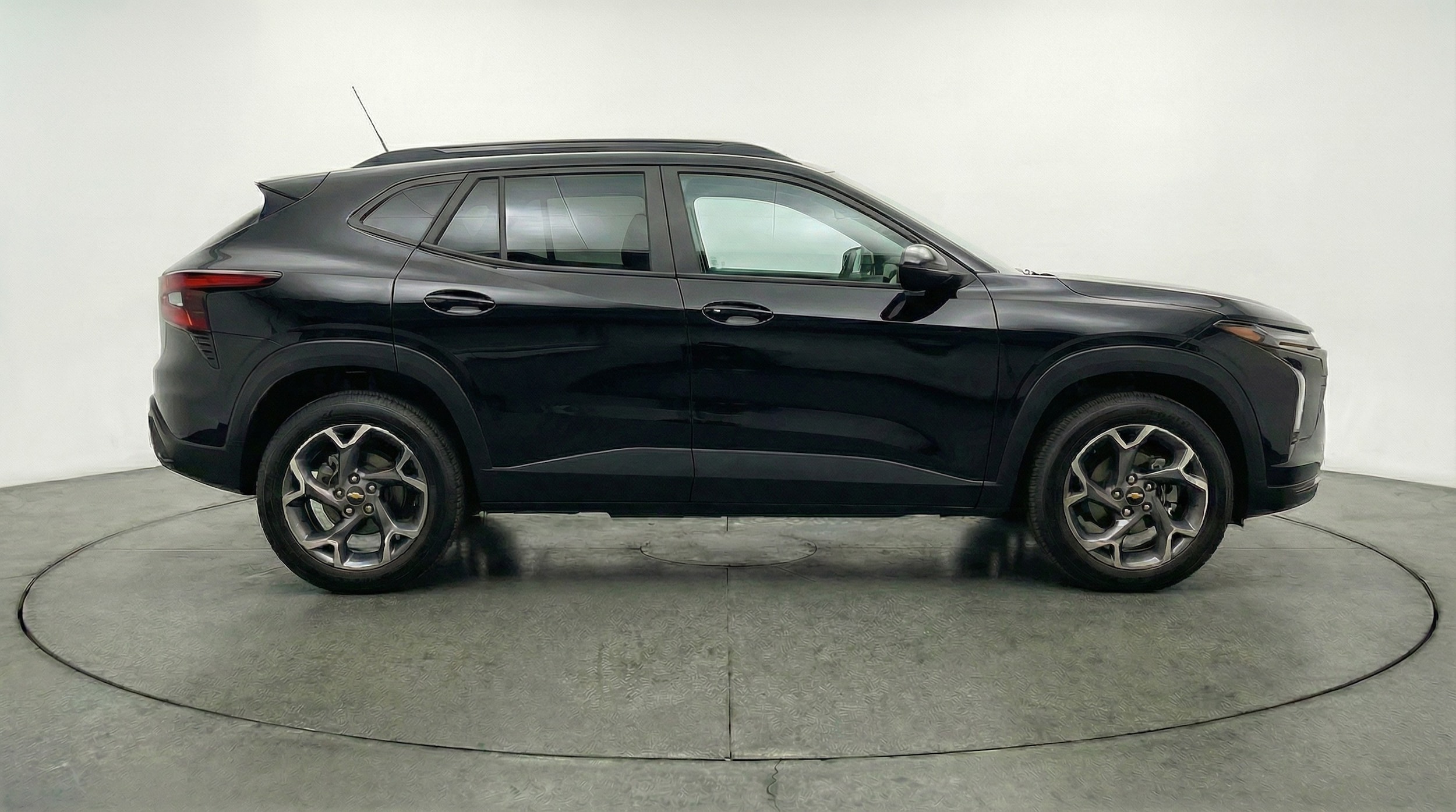 Thumbnail: 2025 Chevrolet Trax - 8