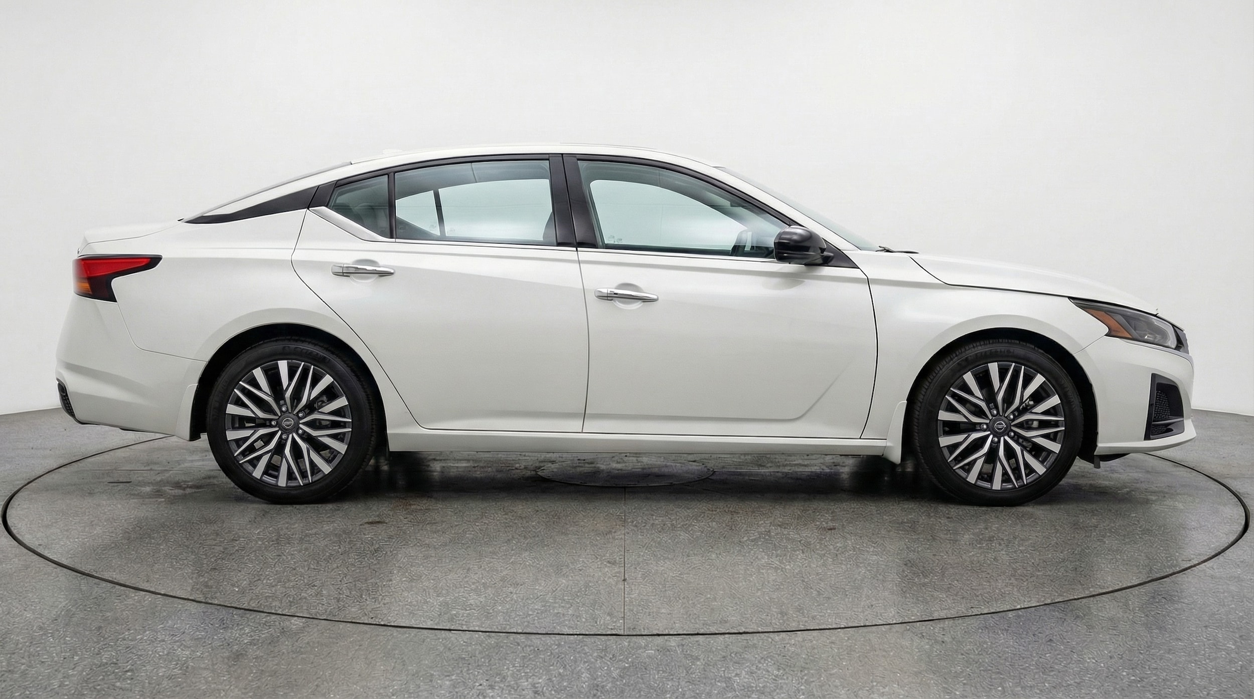 Thumbnail: 2025 Nissan Altima - 8