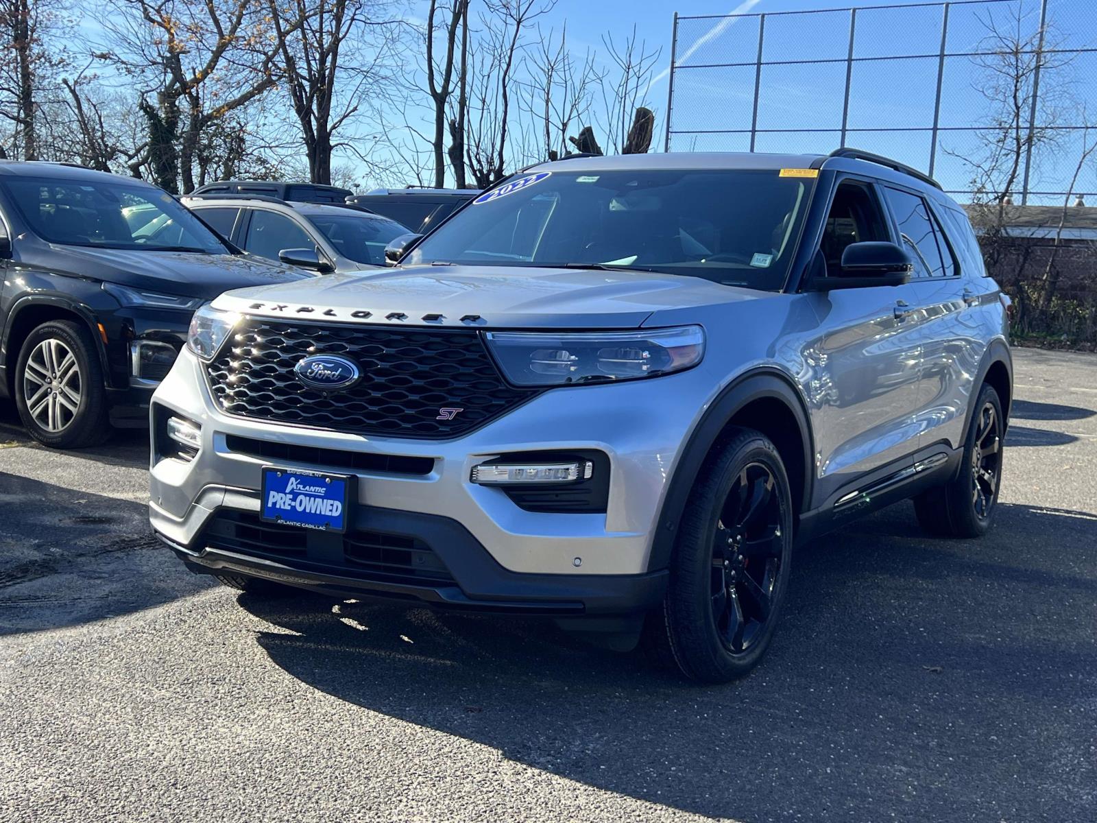 2022 Ford Explorer ST's photo