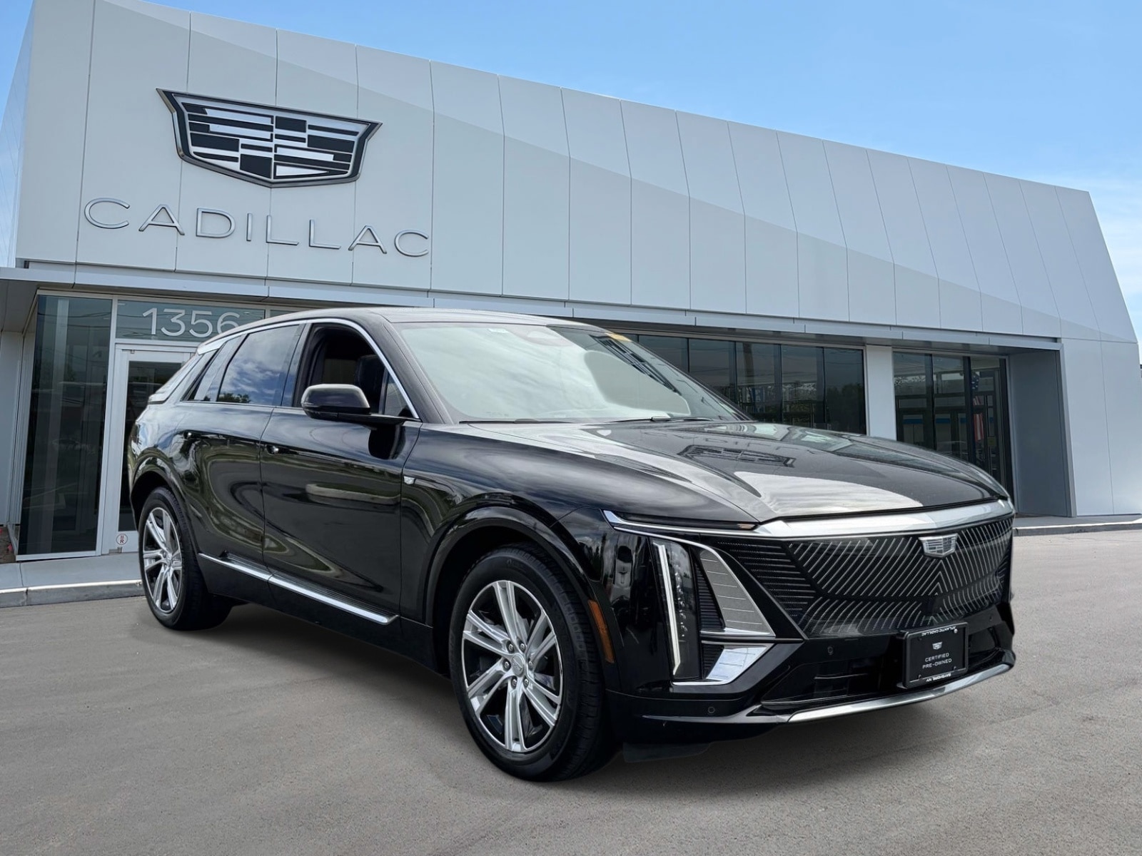 Used 2024 Cadillac LYRIQ Tech with VIN 1GYKPMRK2RZ128520 for sale in Bay Shore, NY