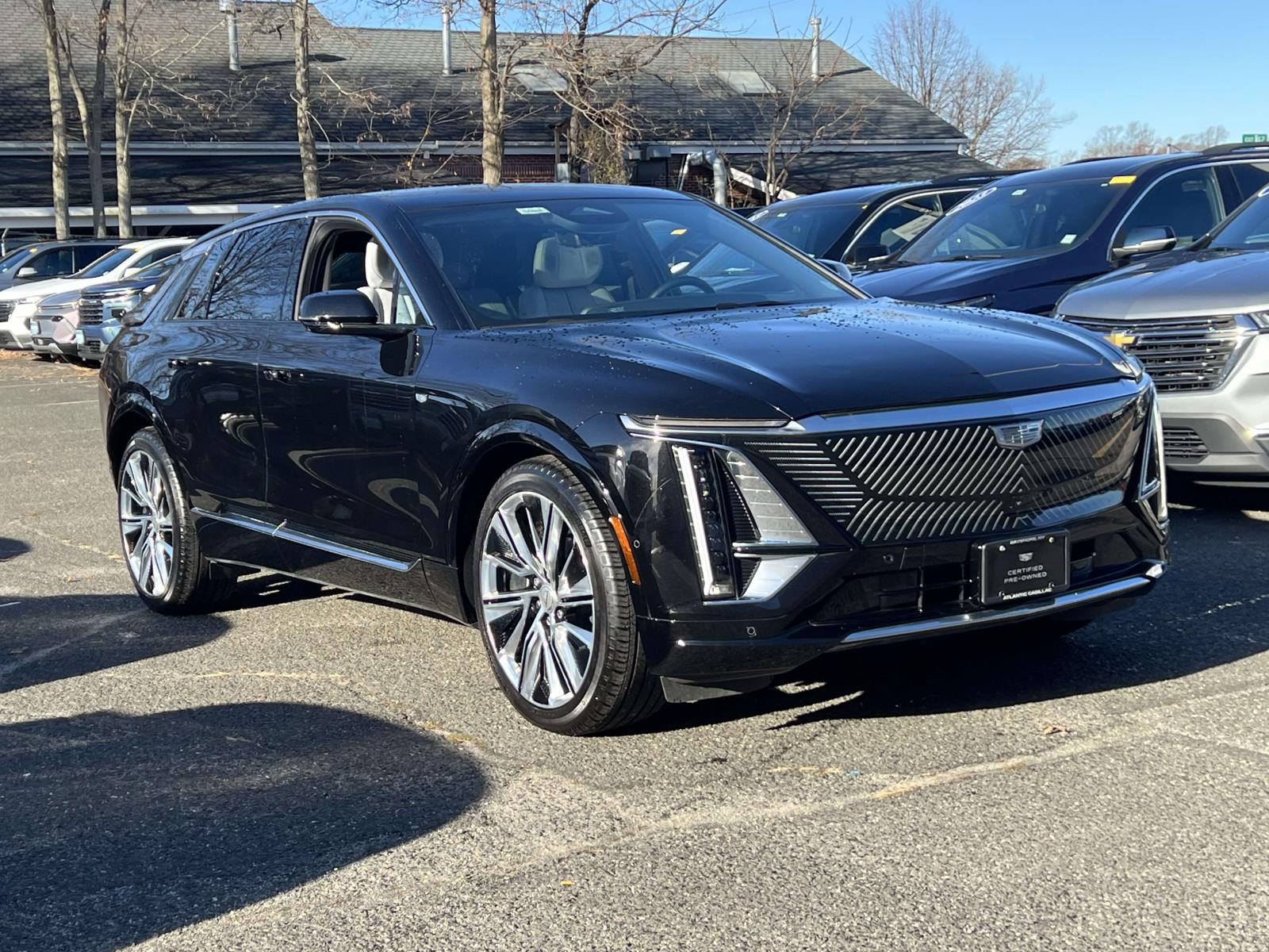 Used 2024 Cadillac LYRIQ Luxury 3 with VIN 1GYKPSRK3RZ106451 for sale in Bay Shore, NY