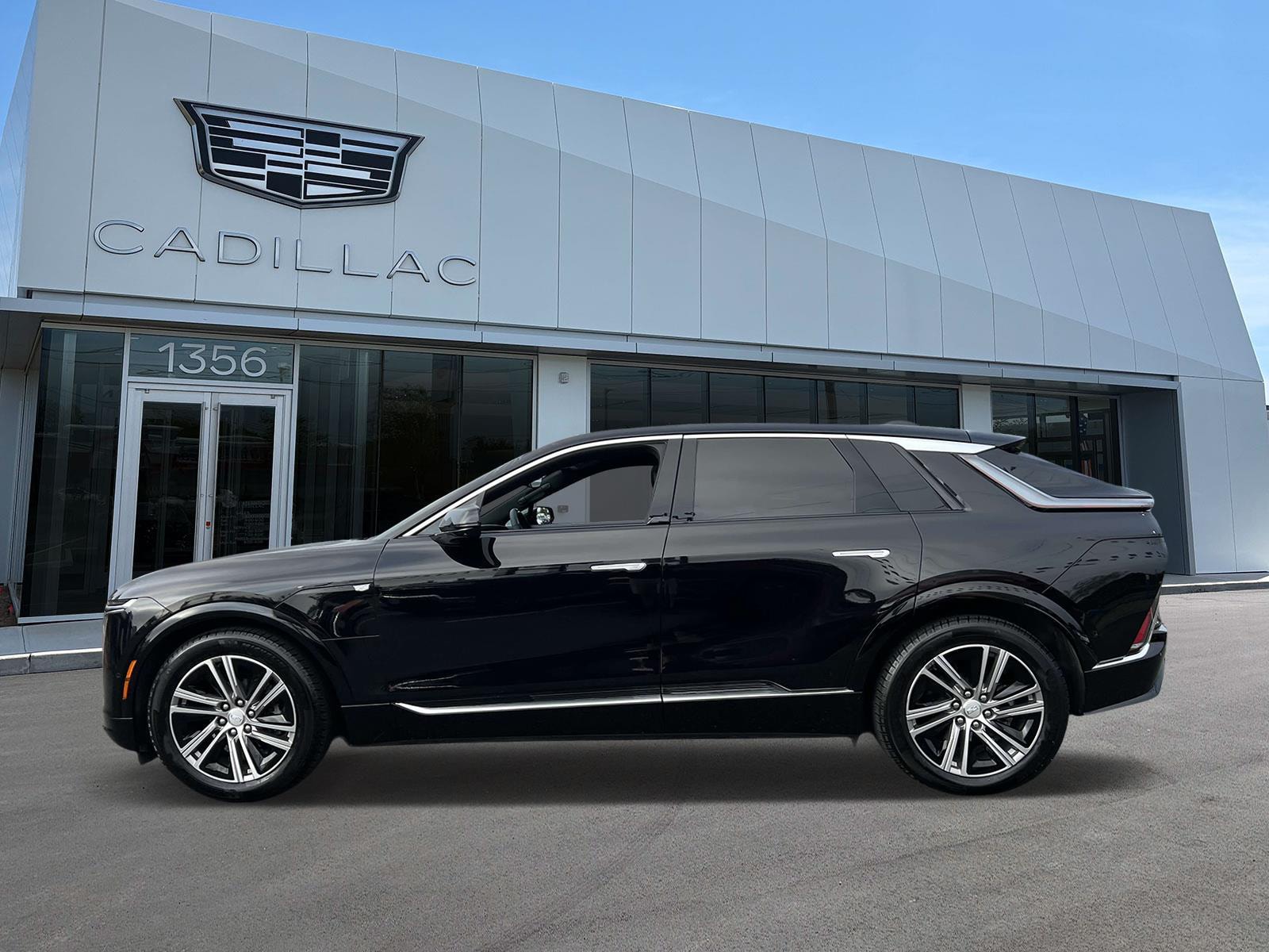 Used 2023 Cadillac LYRIQ Luxury with VIN 1GYKPMRKXPZ000829 for sale in Bay Shore, NY