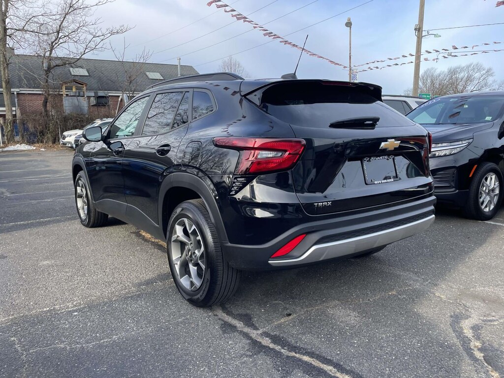Certified 2025 Chevrolet Trax LT SUV