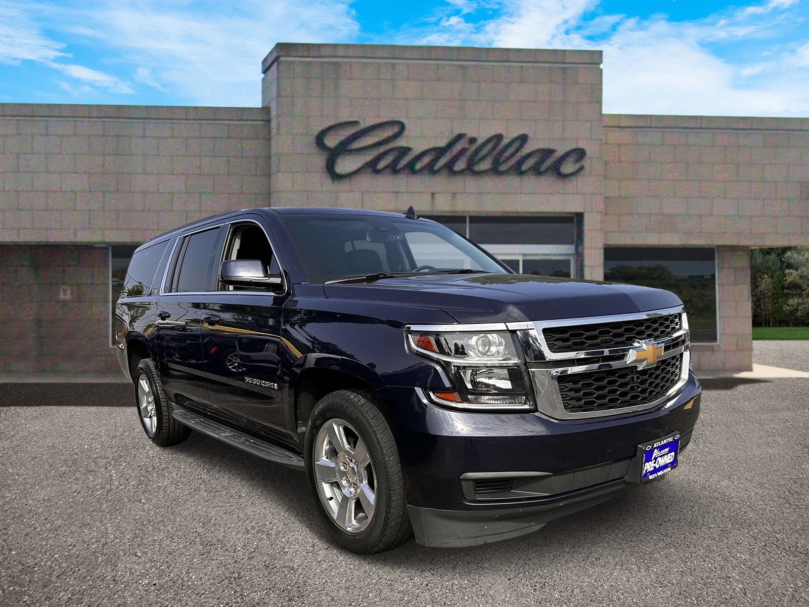 Used 2017 Chevrolet Suburban LT with VIN 1GNSKHKC9HR407905 for sale in Bay Shore, NY