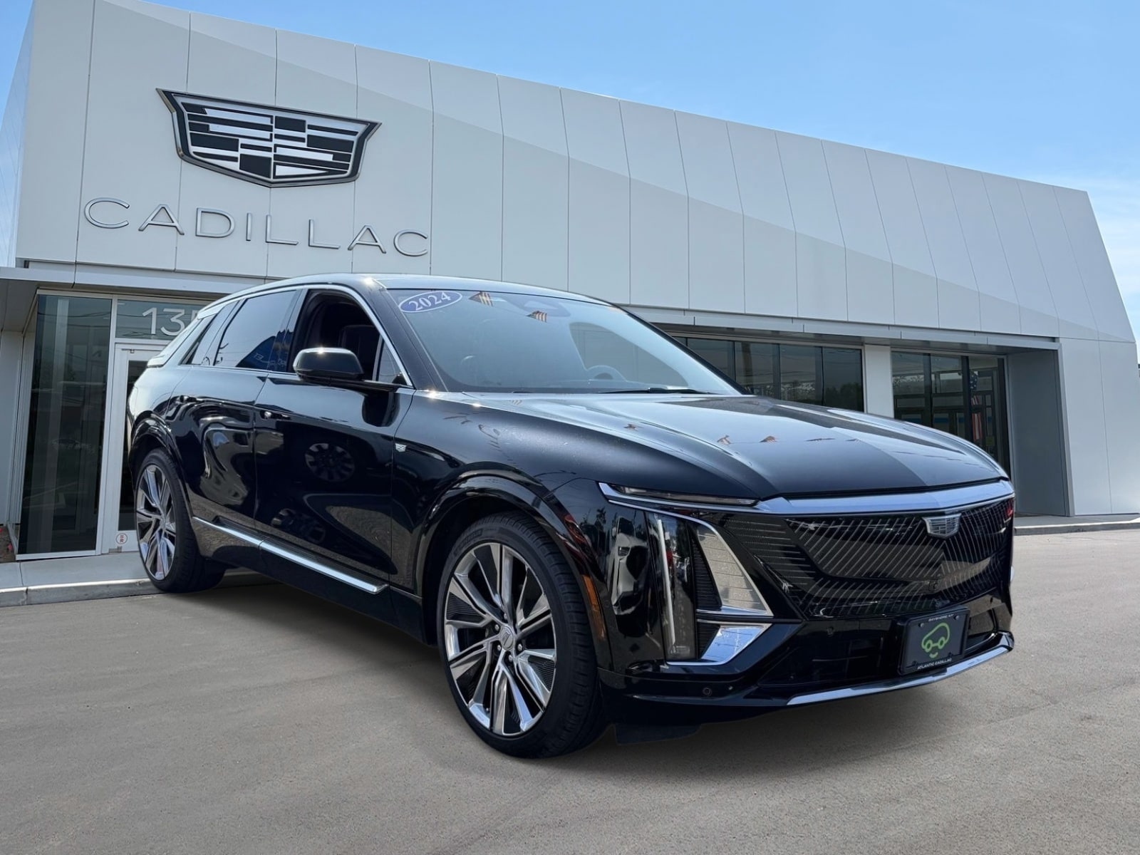 Used 2024 Cadillac LYRIQ Luxury 3 with VIN 1GYKPSRK2RZ106540 for sale in Bay Shore, NY