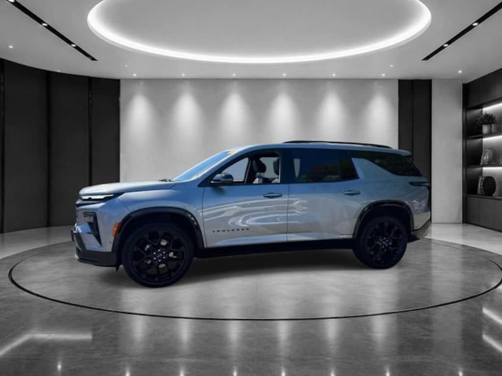 Used 2025 Chevrolet Traverse RS SUV