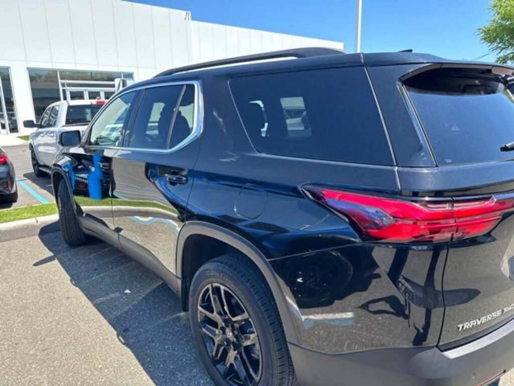 Used 2022 Chevrolet Traverse LT Leather SUV