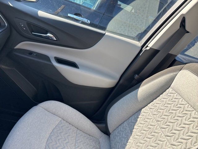 2022 Chevrolet Equinox LS photo 4