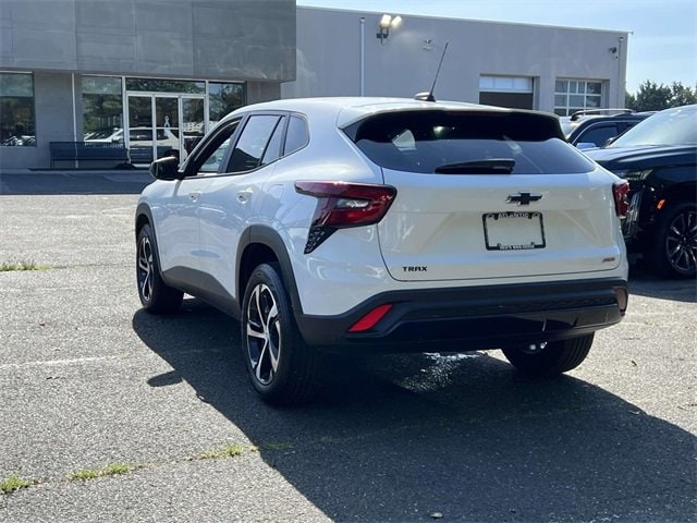 Certified 2024 Chevrolet Trax RS with VIN KL77LGE28RC091696 for sale in Bay Shore, NY