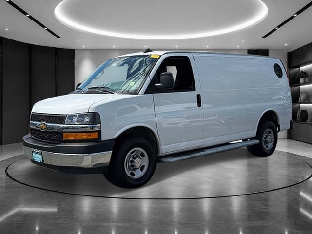 2024 Chevrolet Express 2500 Work Van HD's photo