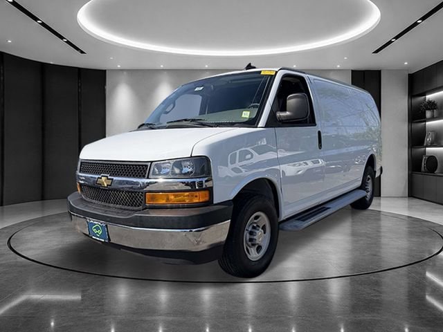 2024 Chevrolet Express 2500 Work Van HD's photo