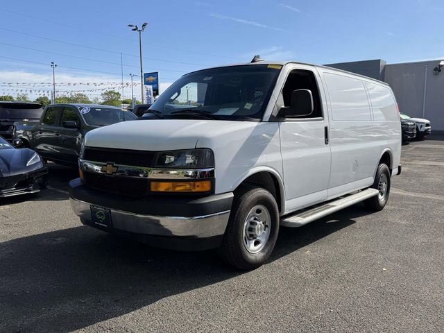 2024 Chevrolet Express 2500 Work Van HD's photo