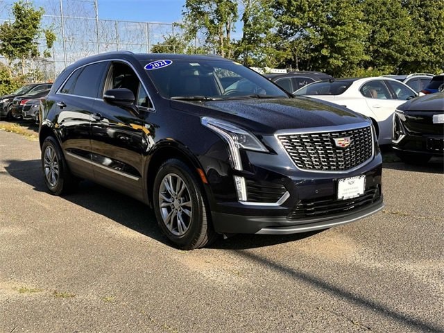 Certified 2021 Cadillac XT5 Premium Luxury with VIN 1GYKNDRS8MZ187165 for sale in Bay Shore, NY