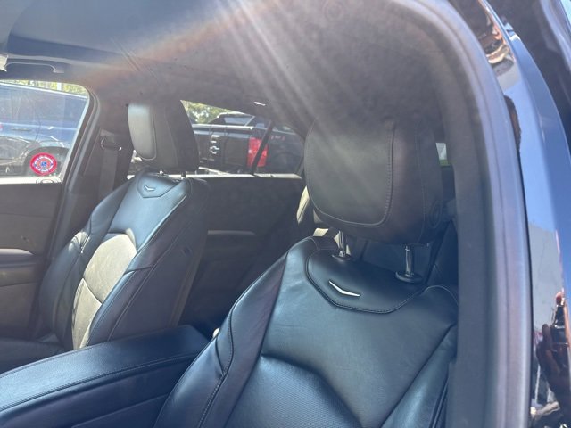 2022 Cadillac XT4 Premium Luxury photo 2