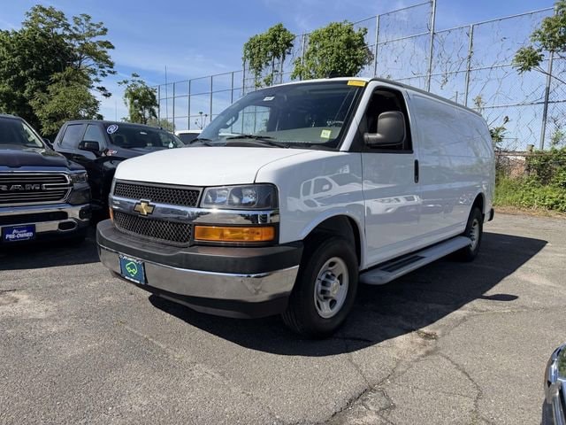 2024 Chevrolet Express 2500 Work Van HD's photo