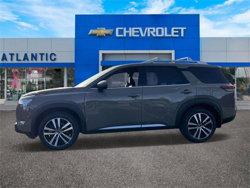 Used 2023 Nissan Pathfinder Platinum 4WD SUV