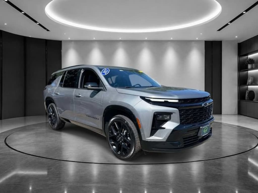 Used 2025 Chevrolet Traverse RS SUV