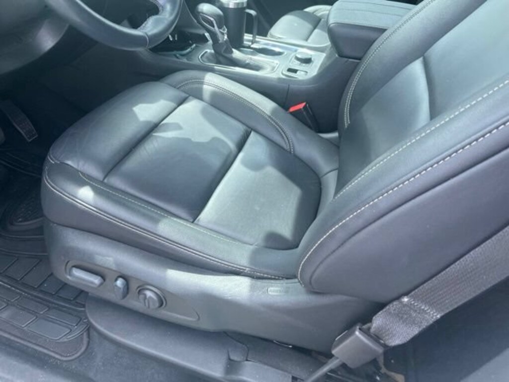 Used 2023 Chevrolet Traverse LT Leather SUV