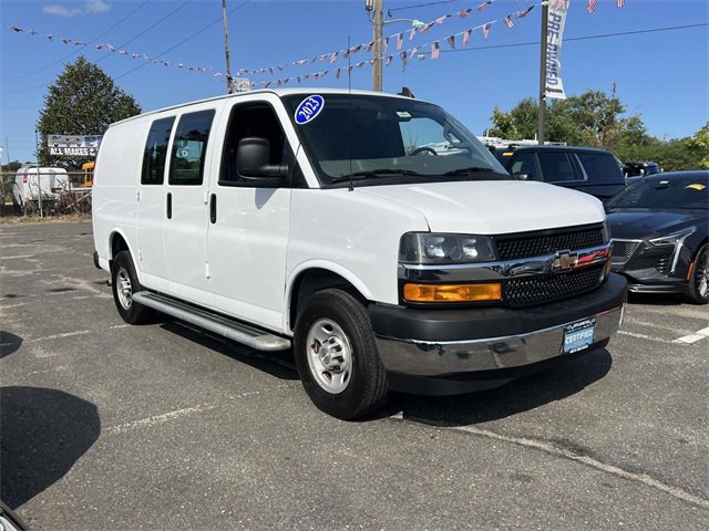 2023 Chevrolet Express 2500 Cargo photo 3