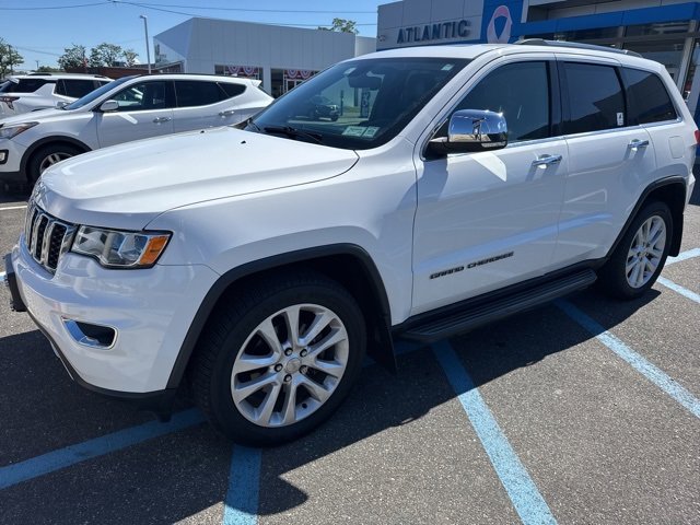 2017 Jeep Grand Cherokee Limited photo 2