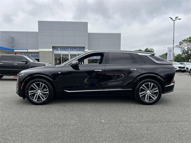 Used 2024 Cadillac LYRIQ Luxury 1 with VIN 1GYKPPRK3RZ109637 for sale in Bay Shore, NY