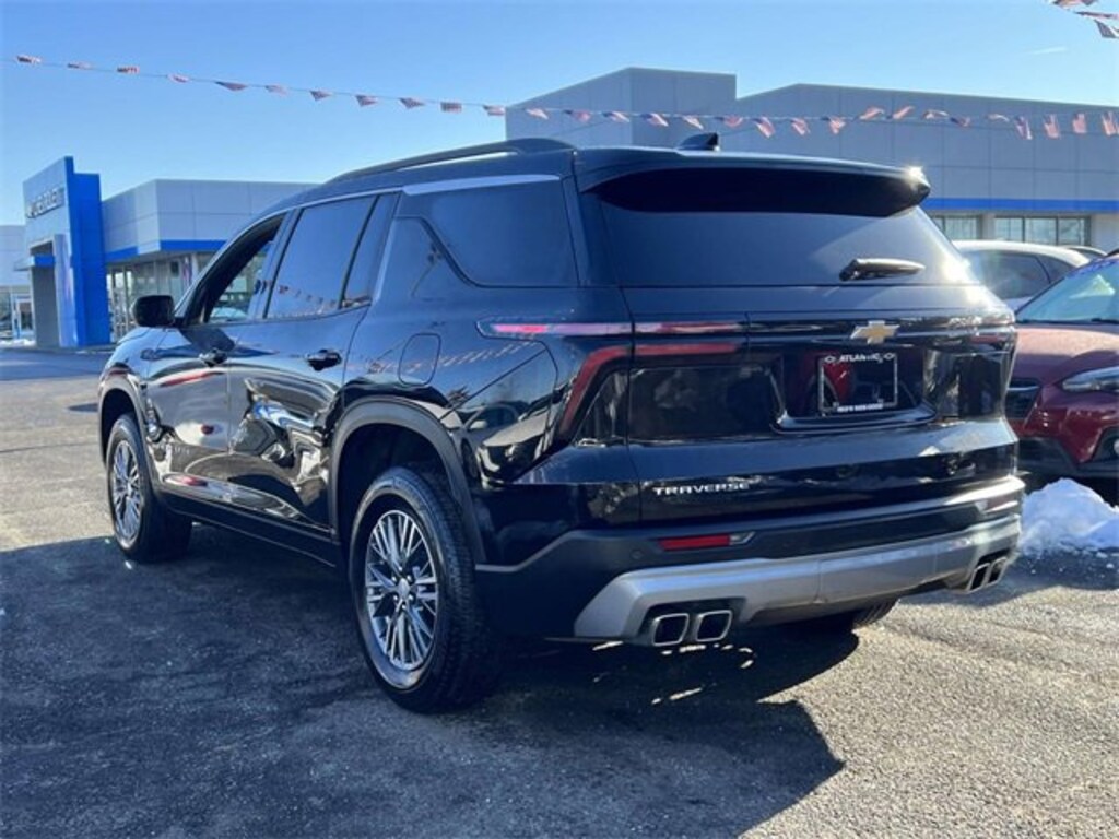 Certified 2025 Chevrolet Traverse LT SUV