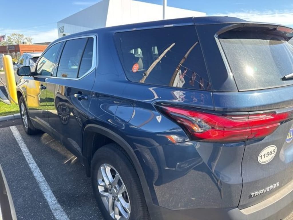 Certified 2023 Chevrolet Traverse LS SUV