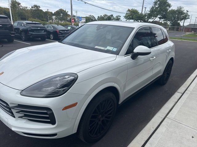 2021 Porsche Cayenne photo 2