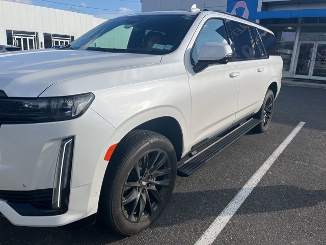 2023 Cadillac Escalade ESV Sport Platinum's photo